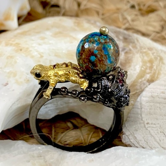 Boulder Azurite & Ruby Frog Ring - Picture 8 of 9
